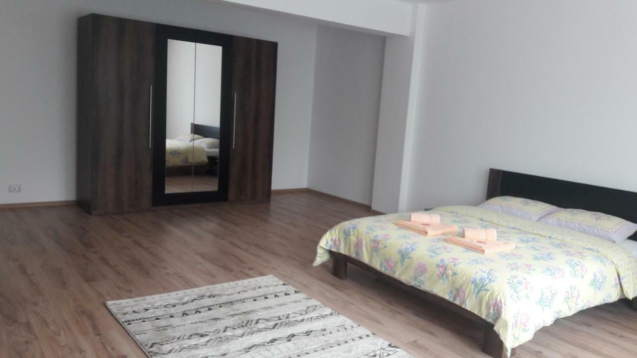 Travel Homzzz Apartments Targu Mures Exterior foto