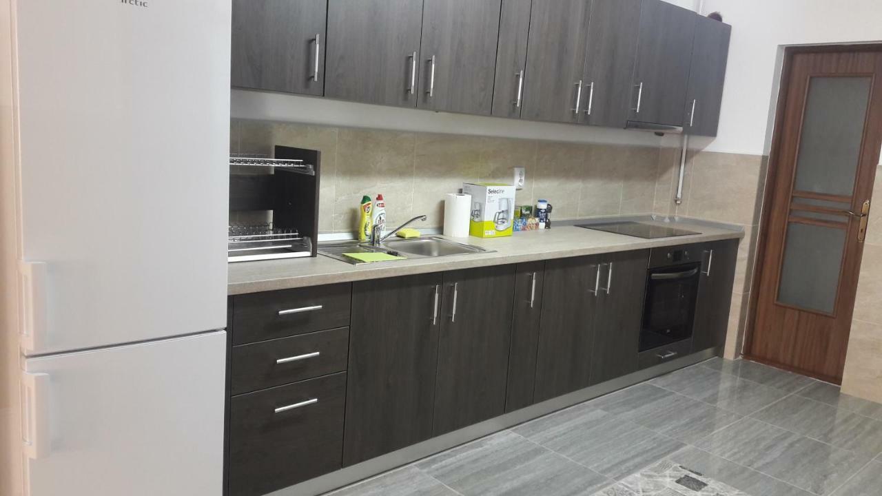 Travel Homzzz Apartments Targu Mures Exterior foto