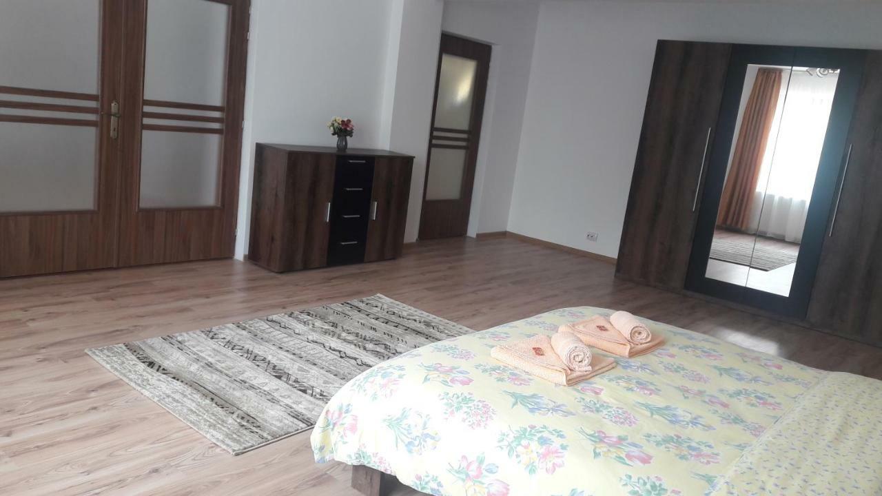 Travel Homzzz Apartments Targu Mures Exterior foto