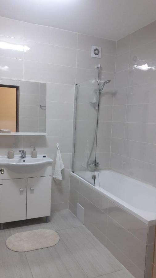 Travel Homzzz Apartments Targu Mures Exterior foto