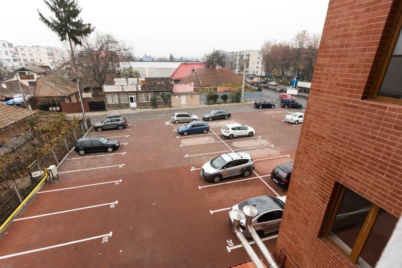 Travel Homzzz Apartments Targu Mures Exterior foto