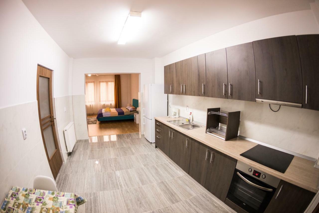 Travel Homzzz Apartments Targu Mures Exterior foto