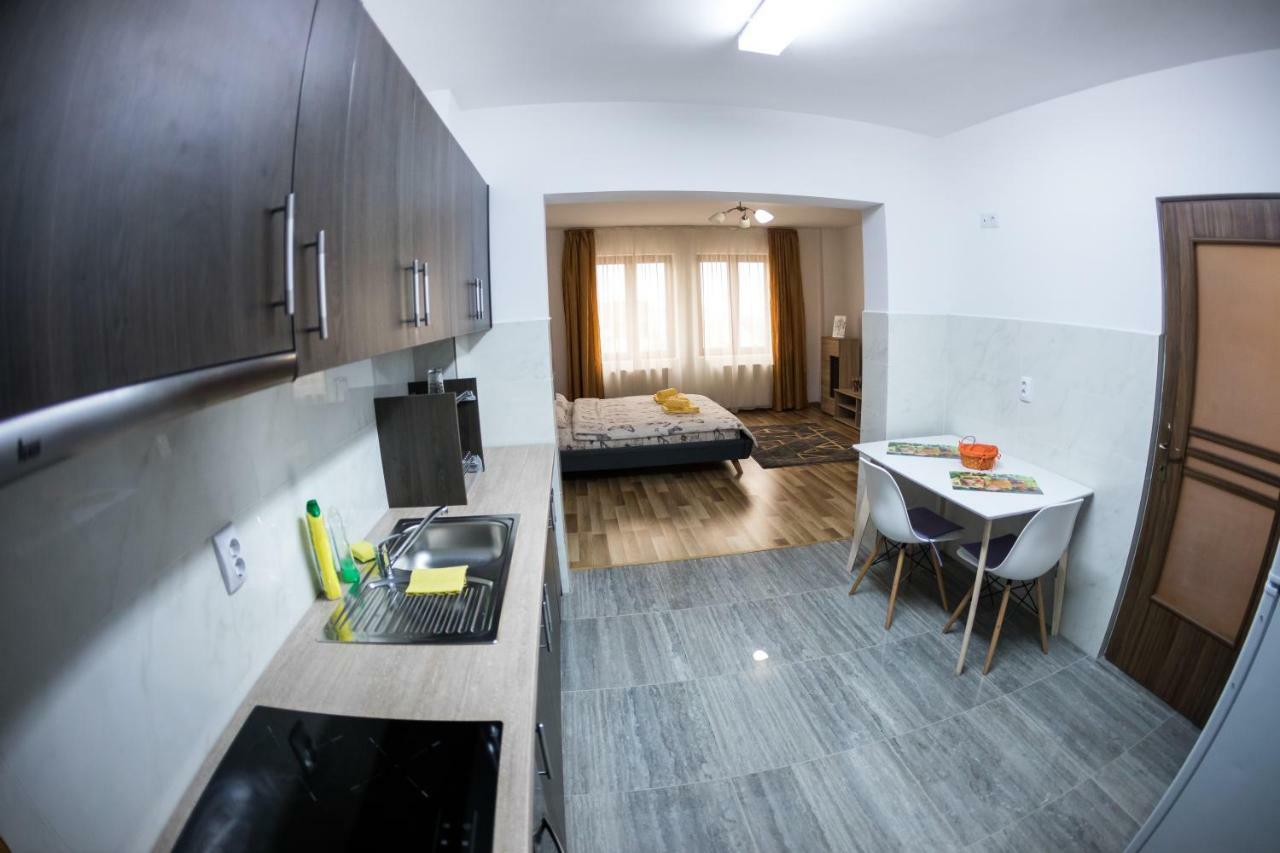 Travel Homzzz Apartments Targu Mures Exterior foto
