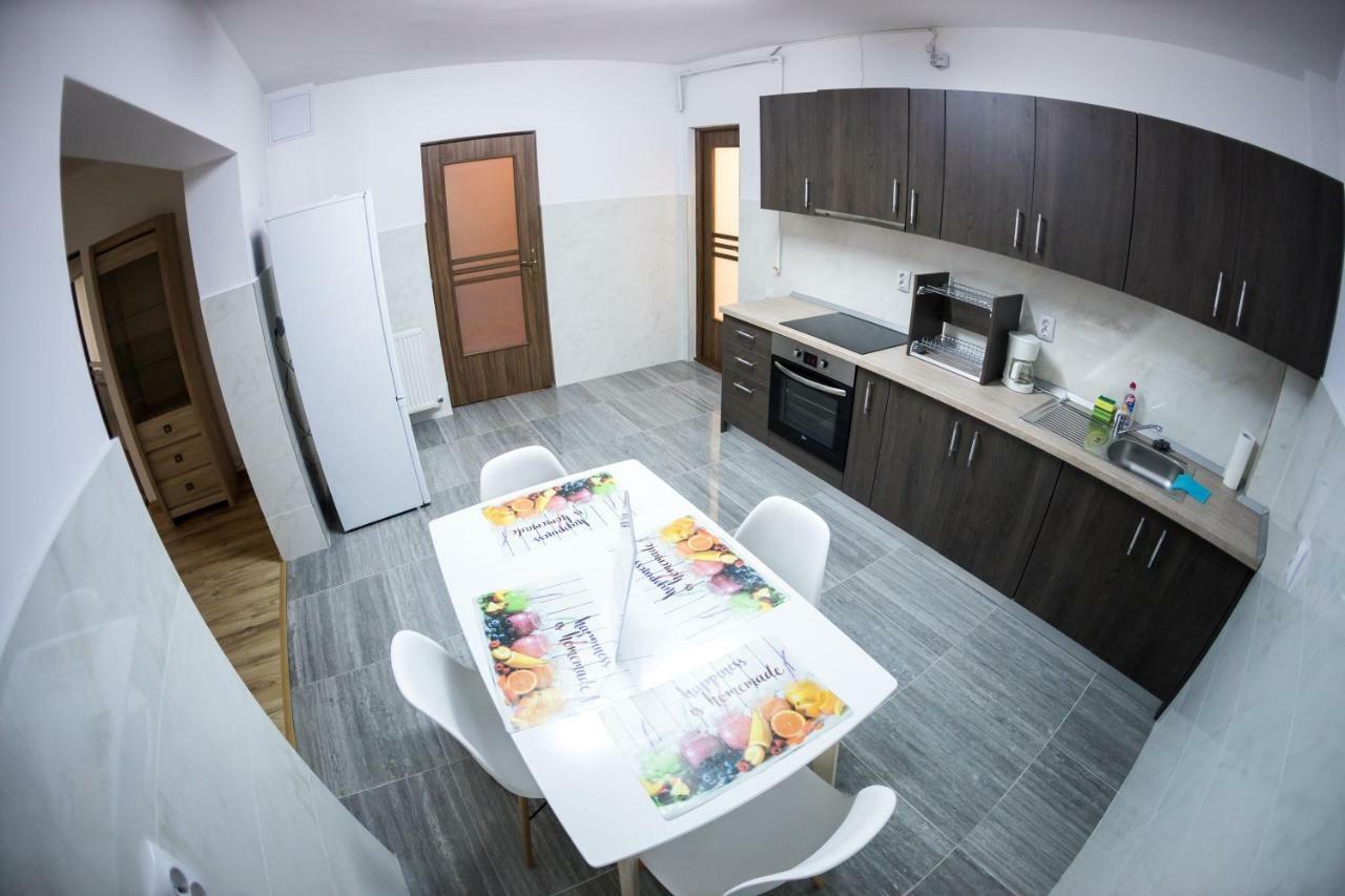 Travel Homzzz Apartments Targu Mures Exterior foto