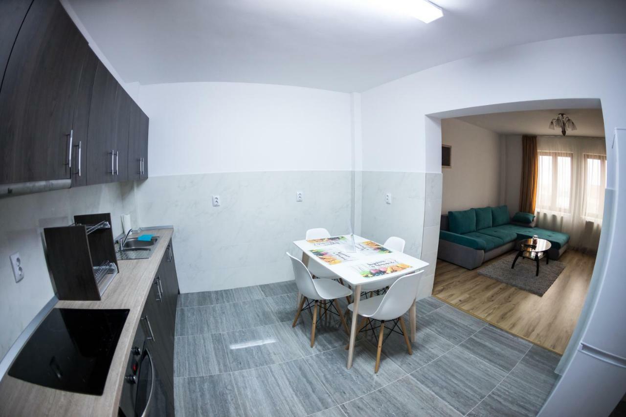 Travel Homzzz Apartments Targu Mures Exterior foto